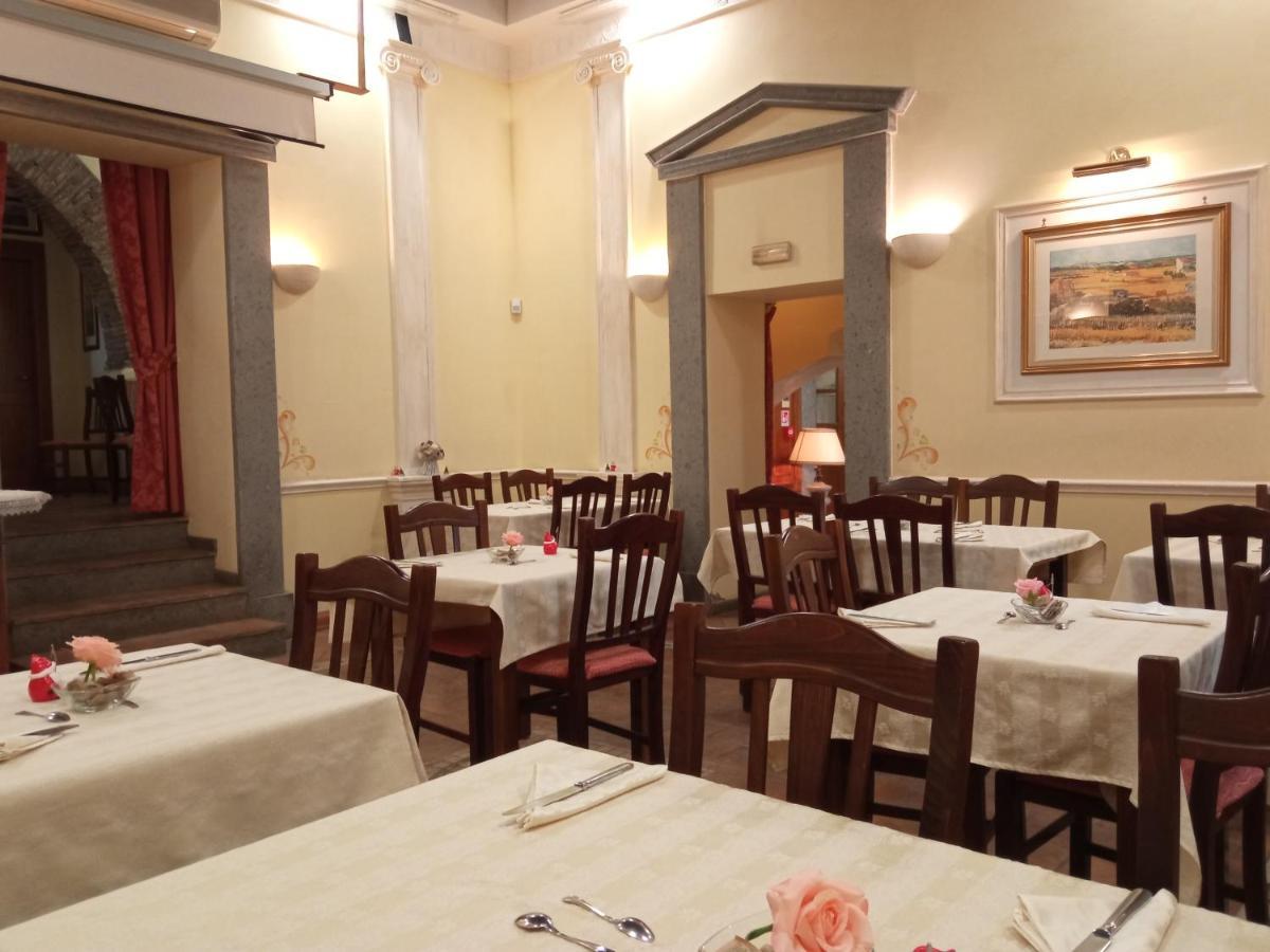 Casale Certosa Hotel Pavona Exterior photo